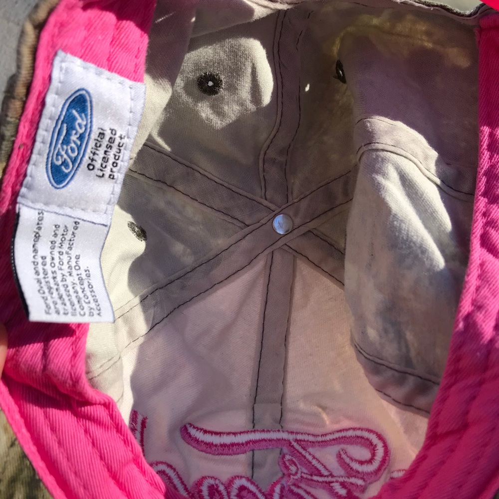 Pink ford Camo hat!🌸🌸sold - Picture 3 of 3
